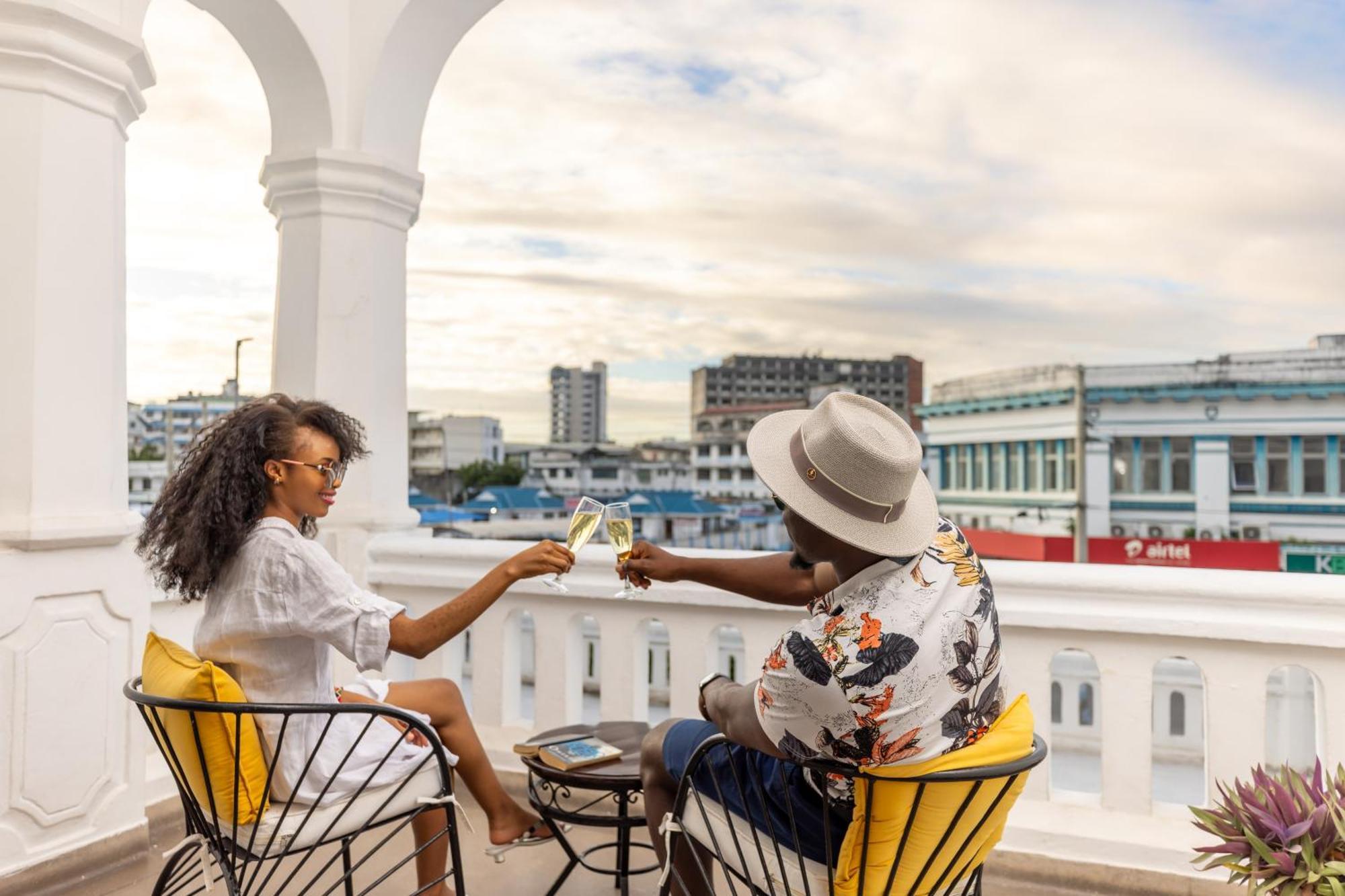 Sentrim Castle Royal Hotel Mombasa Bagian luar foto