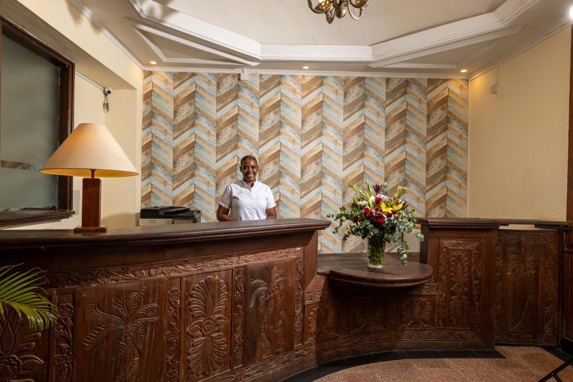 Sentrim Castle Royal Hotel Mombasa Bagian luar foto