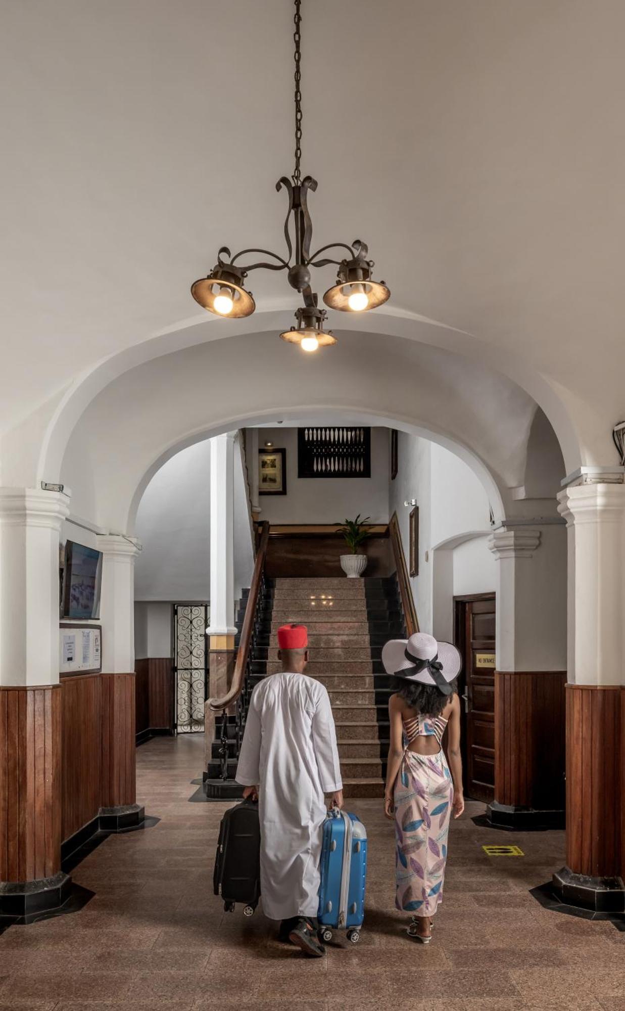 Sentrim Castle Royal Hotel Mombasa Bagian luar foto