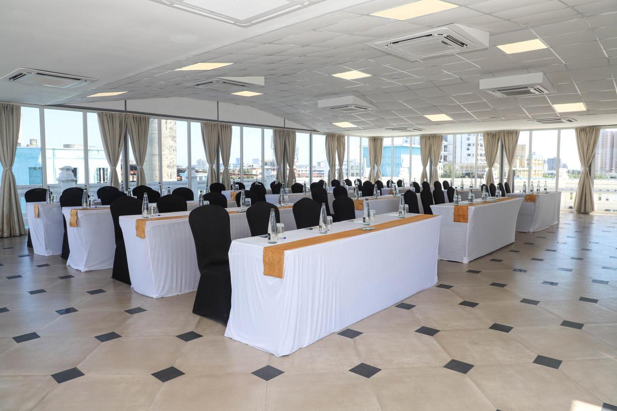 Sentrim Castle Royal Hotel Mombasa Bagian luar foto